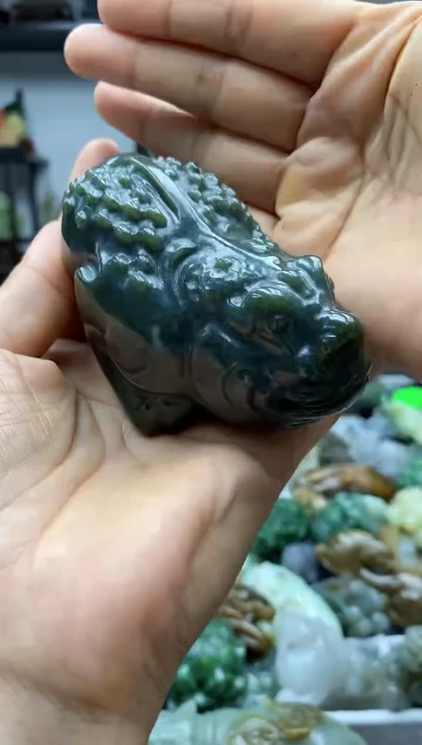 未镶嵌和田玉摆件1