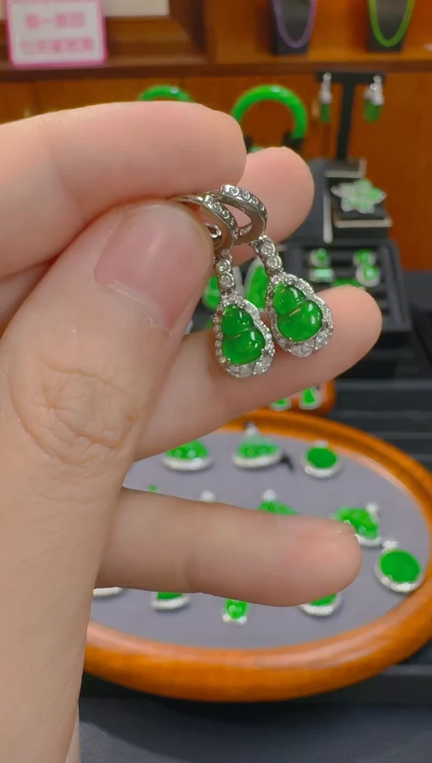 【闪购商品】翡翠耳饰未镶嵌天然A货翡翠
