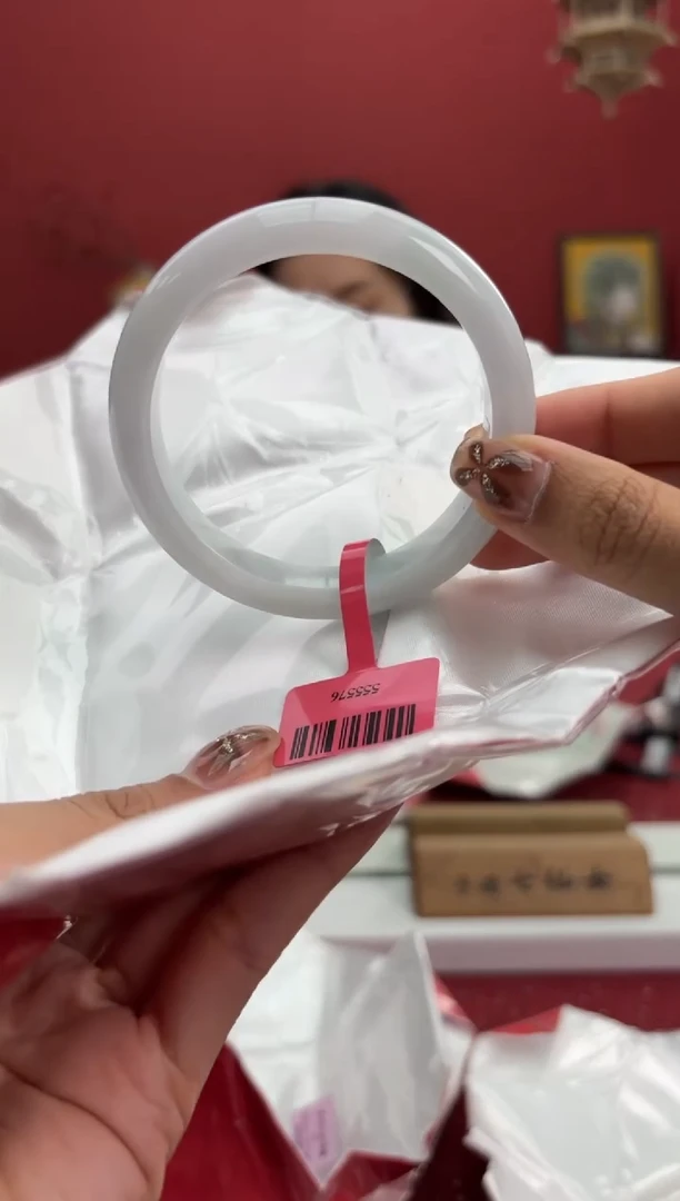 【闪购商品】翡翠手镯未镶嵌9手镯