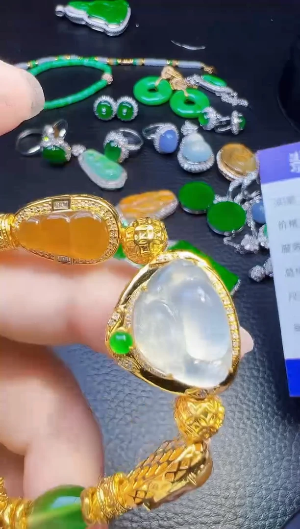 足金镶嵌手链翡翠含*草翡翠