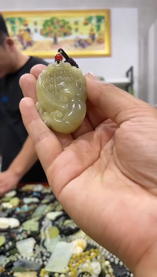 岫玉未镶嵌挂件