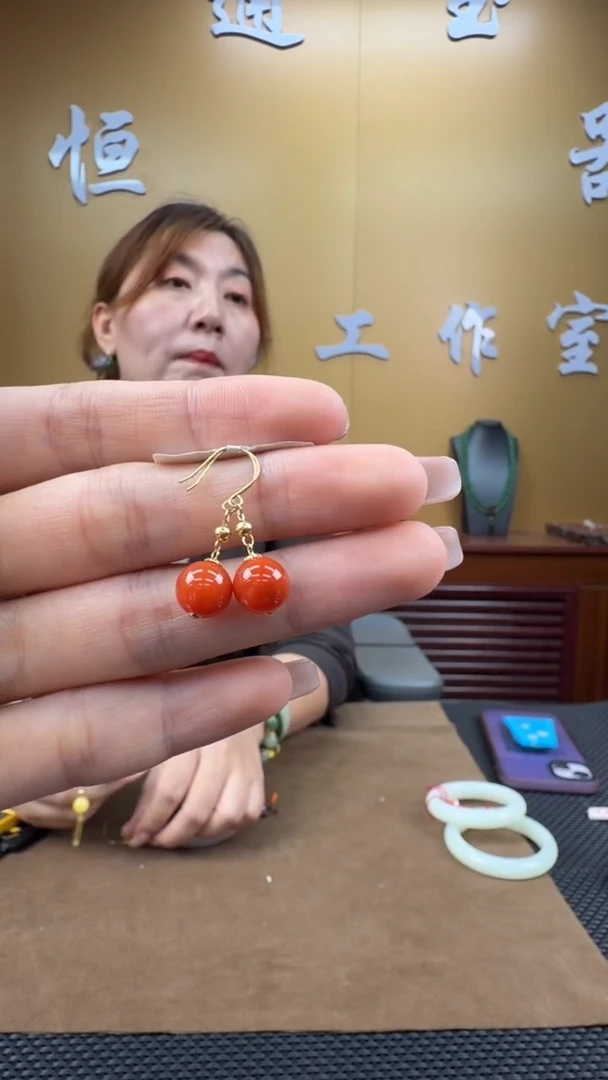 18K金镶嵌颈饰玛瑙/玉髓耳饰一对