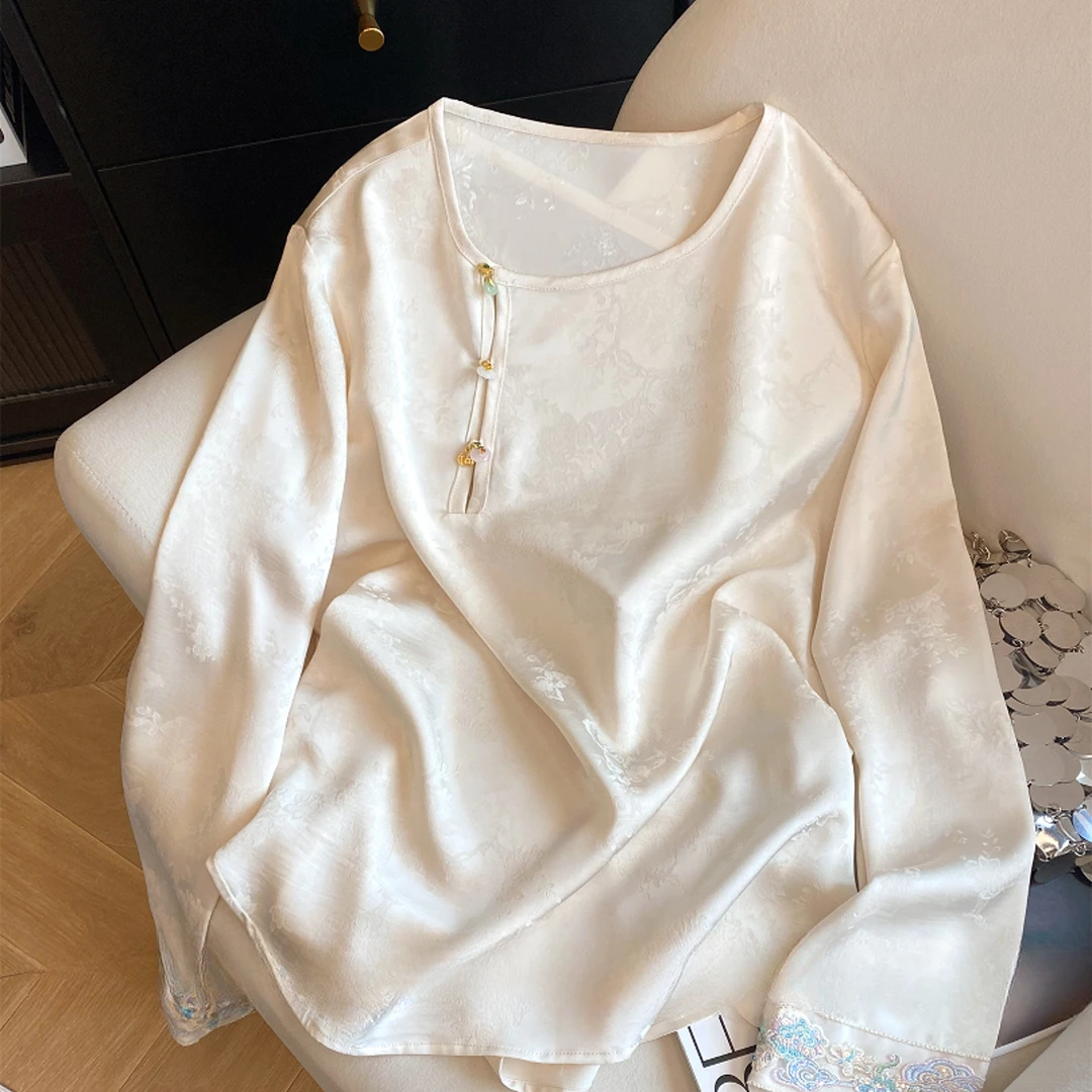 新中式提花刺绣斜襟盘扣缎面上衣女2025秋季新款复古气质内搭衬衫