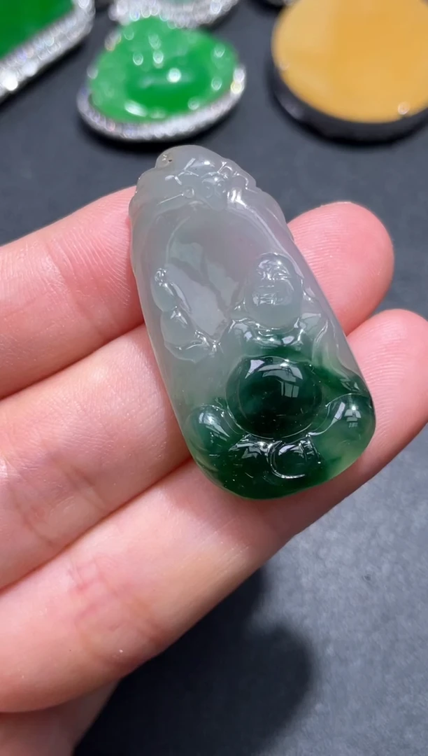 颈饰未镶嵌翡翠2.......