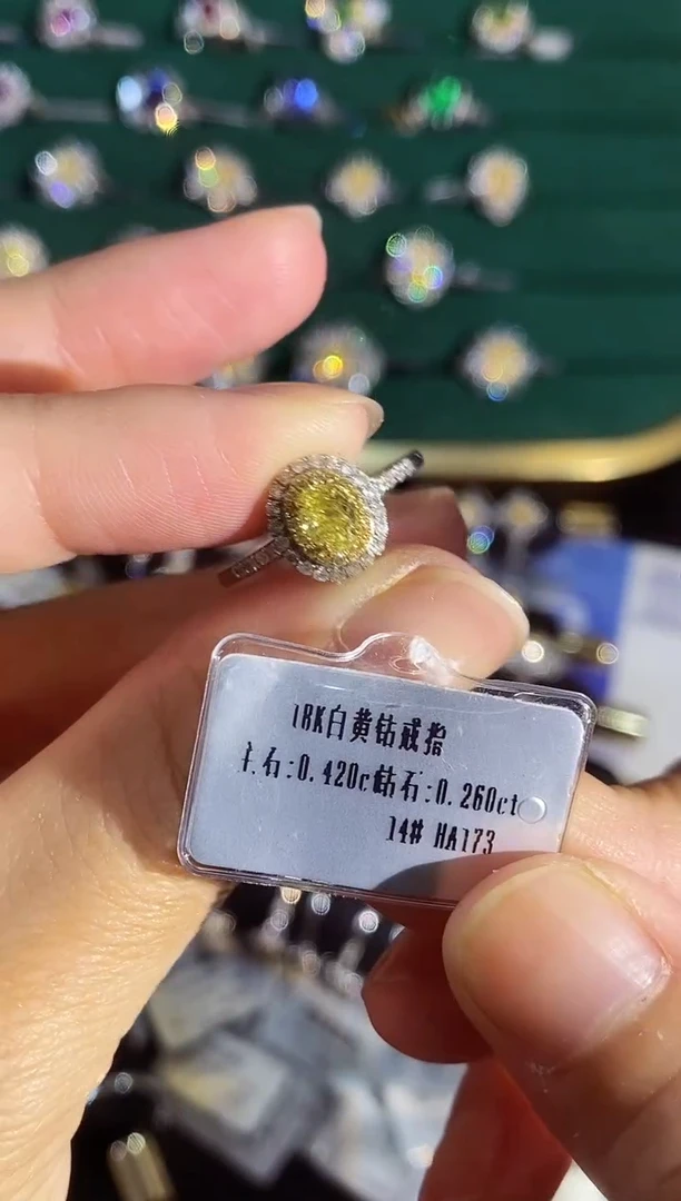18K金镶嵌戒指钻石22