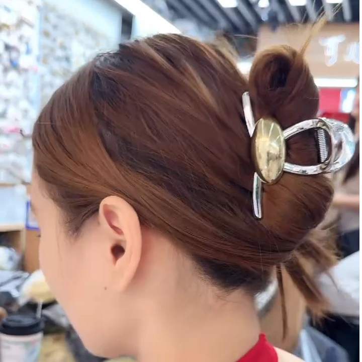 简约银色金标抓夹