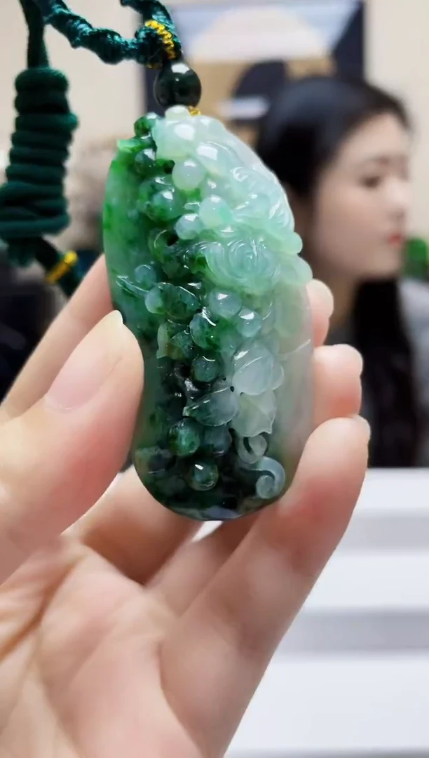 未镶嵌定制翡翠吊坠60