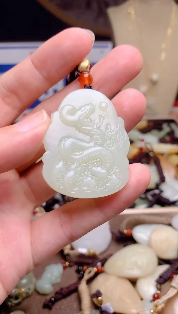 和田玉未镶嵌颈饰1