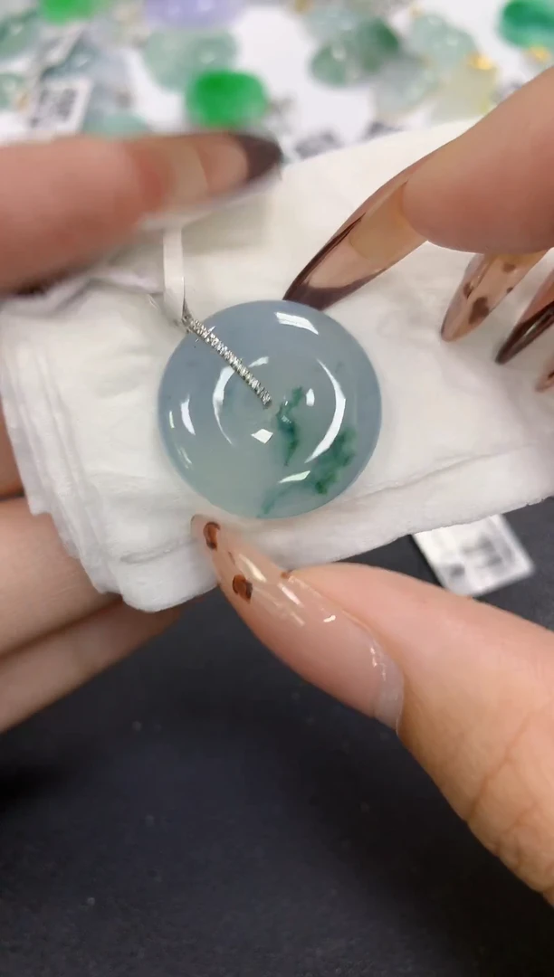 颈饰18K金镶嵌翡翠a货假一赔三支持复检百元上9元证书费自理