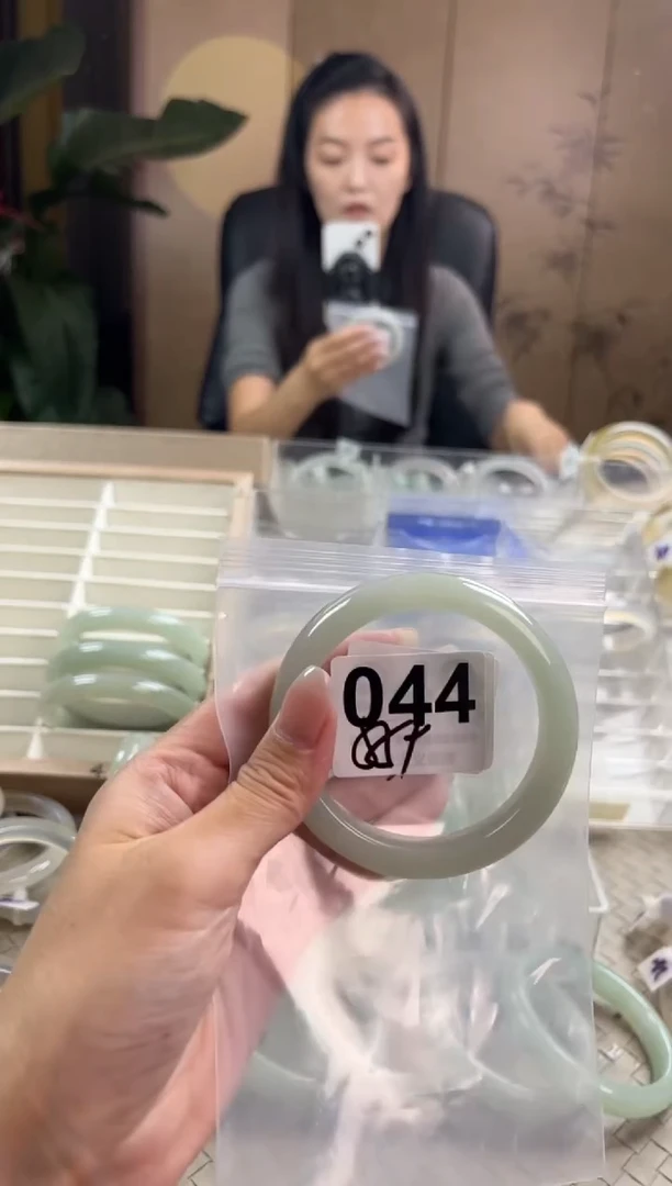 未镶嵌手镯石英质玉初*.044