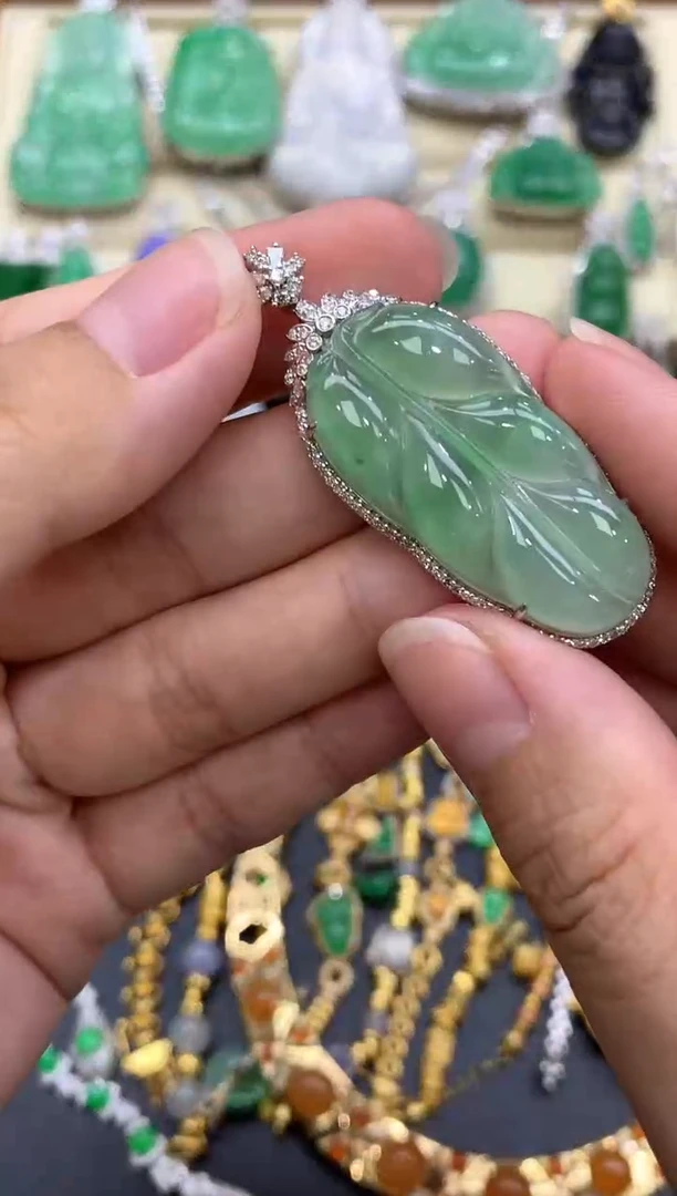 翡翠18K金镶嵌颈饰215-中国好珍宝