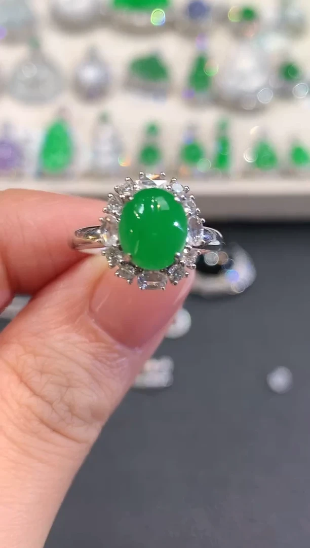 18K金镶嵌戒指翡翠q61