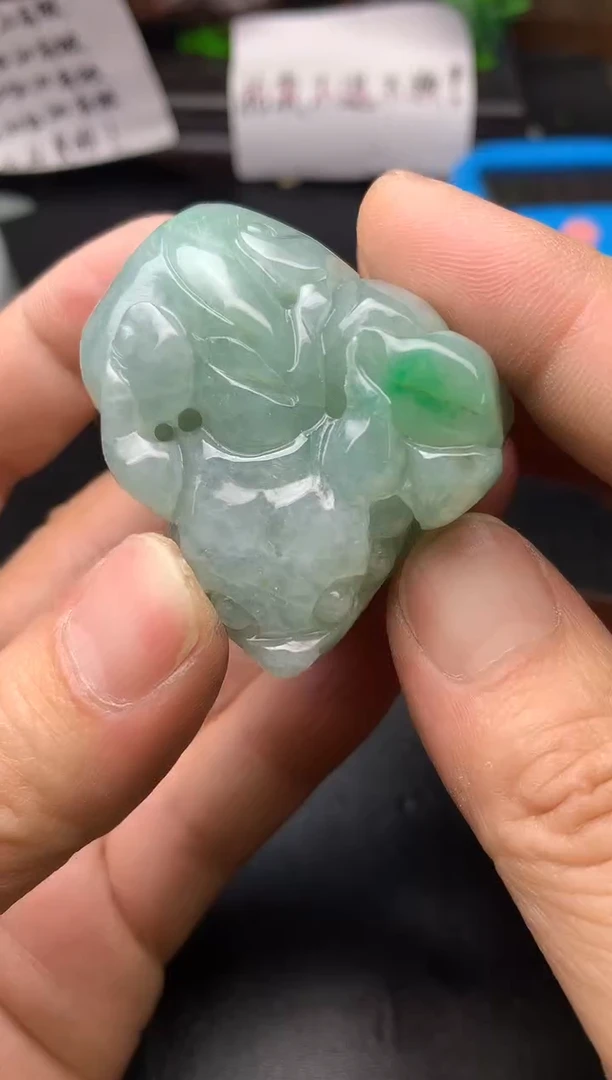 颈饰未镶嵌翡翠挂件