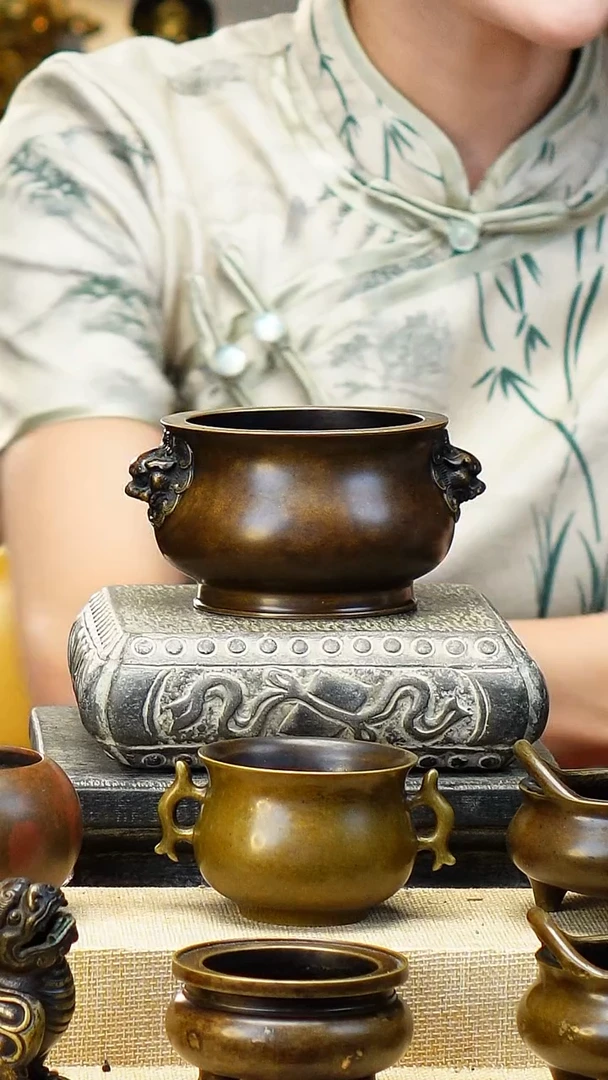 炉天下25年最新深腹狮耳炉