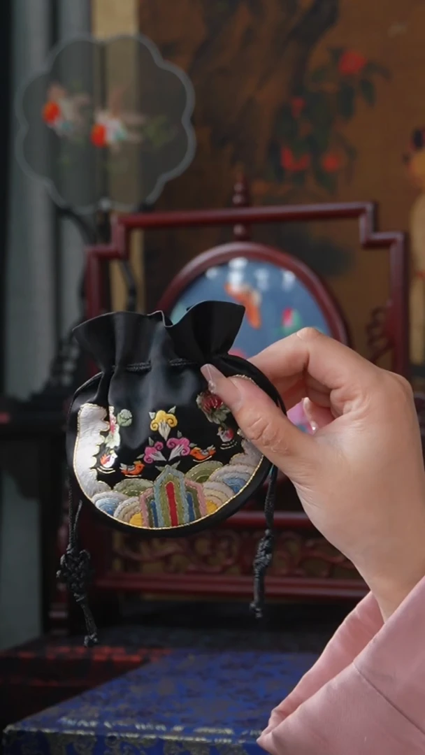 刺绣非遗绣花小包包