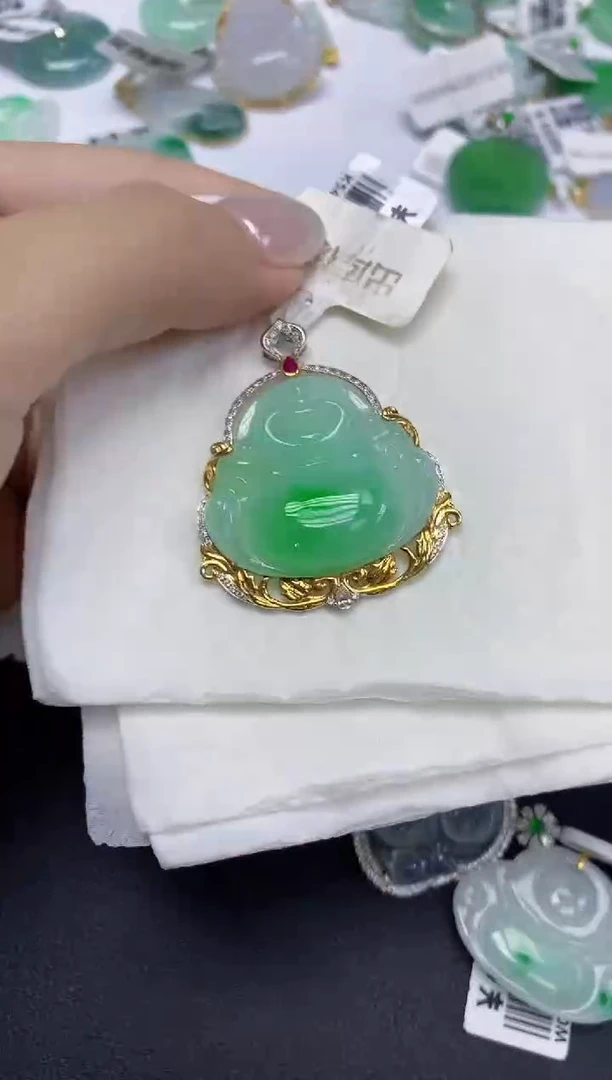 翡翠18K金镶嵌颈饰天然缅甸翡翠A货