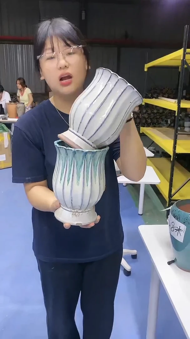 宜兴紫砂粗陶花瓶16