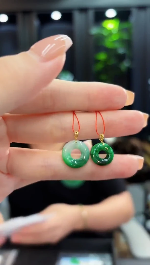 颈饰18K金镶嵌翡翠缅料A货/多样性发货/一件