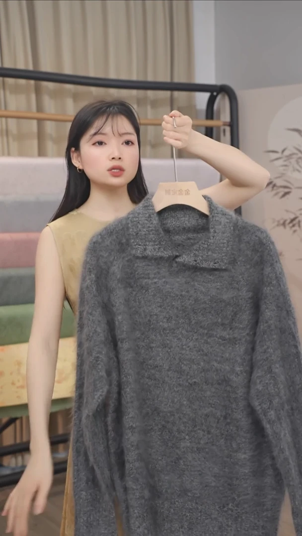 R****e灰色拉绒纯山羊绒上衣