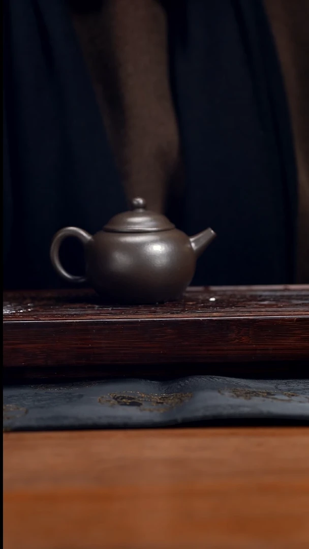 【闪购商品】紫砂茶壶180c黄龙山原矿底槽清还原烧古莲子25