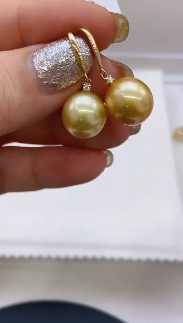 18K金镶嵌海水珍珠耳饰92