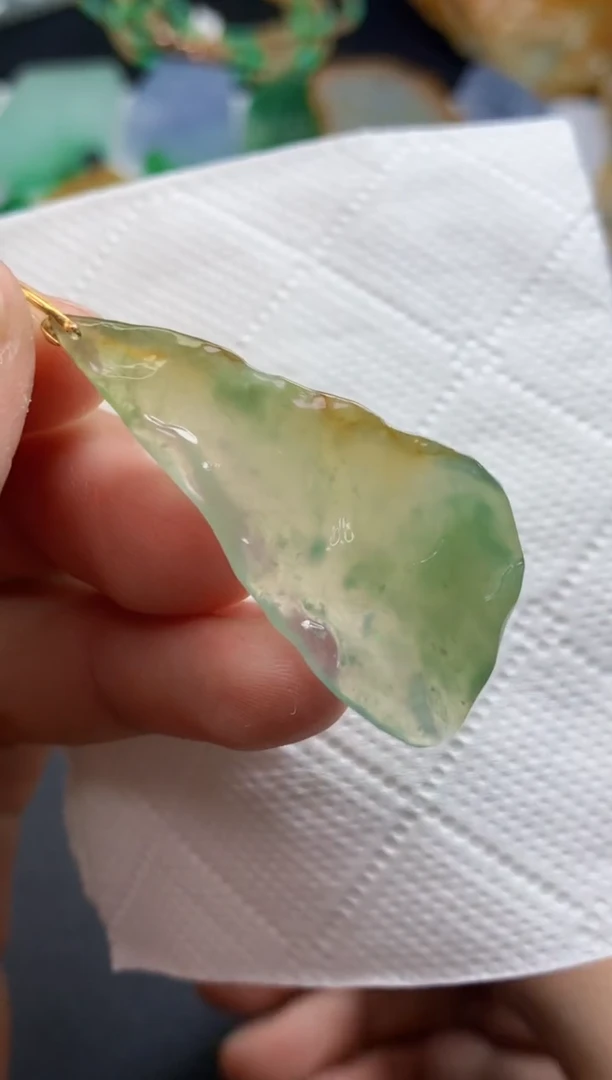 颈饰未镶嵌翡翠
