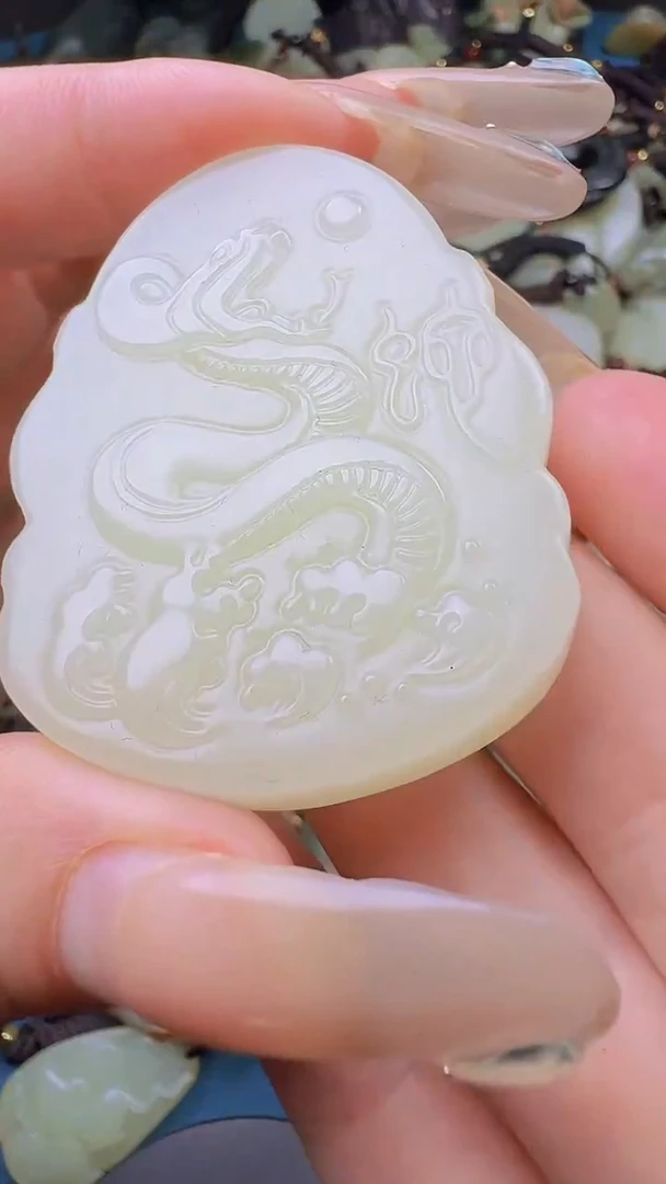 和田玉未镶嵌颈饰1