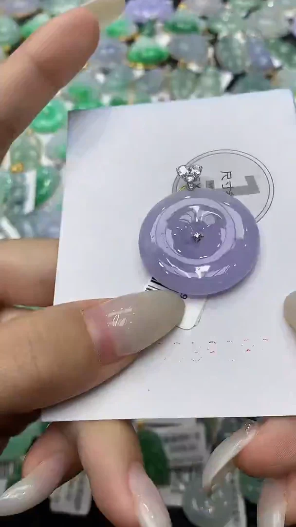 颈饰18K金镶嵌翡翠11111111111