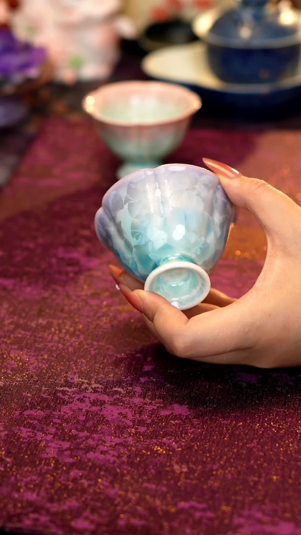 蓝紫结晶花口杯·······