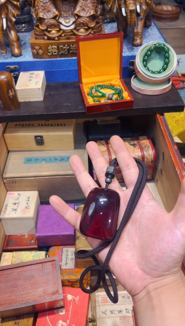 未镶嵌血珀裸石L老七专属高端精品100