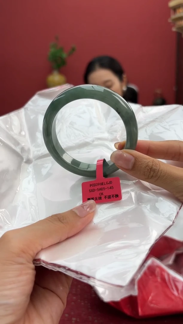 翡翠手镯未镶嵌24手镯