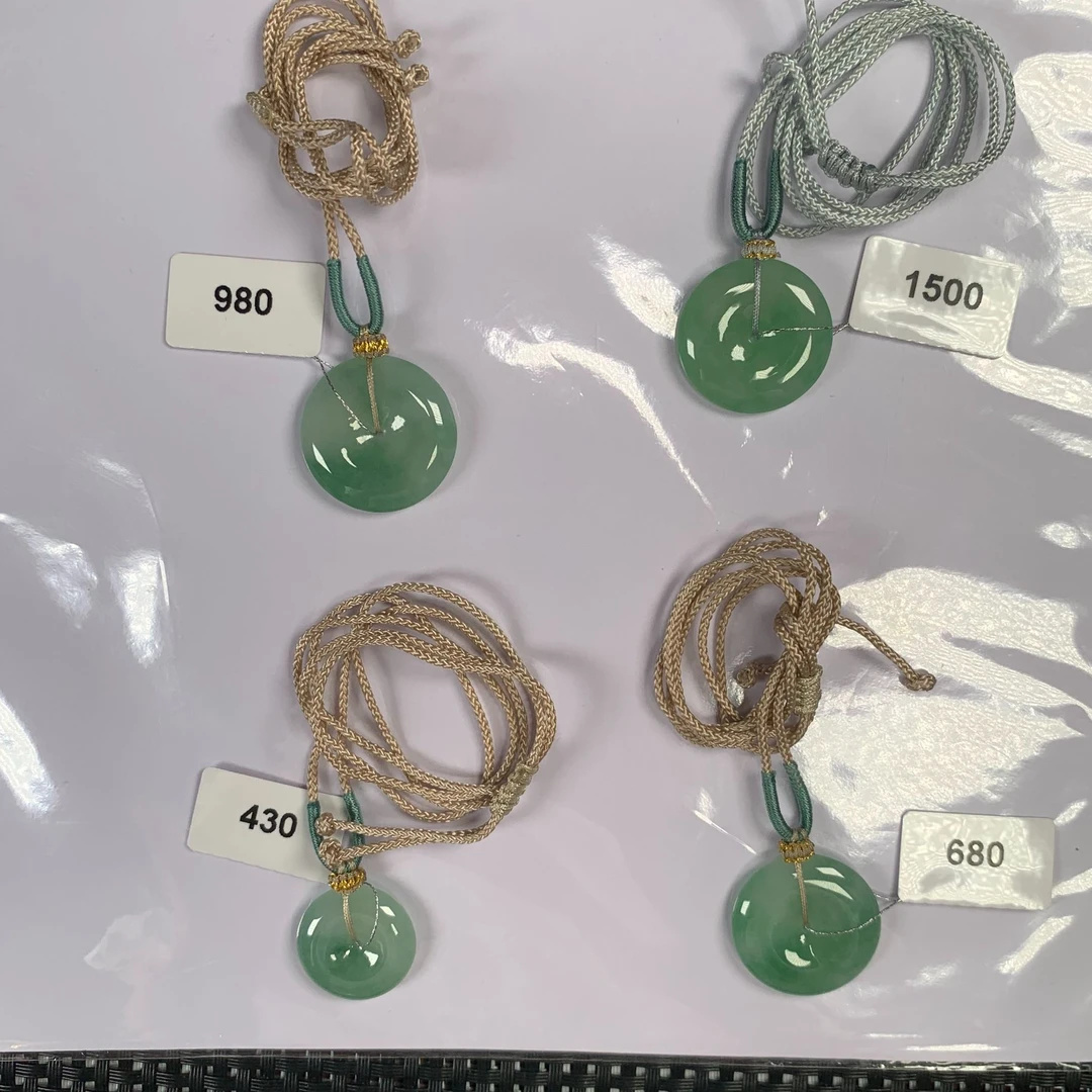 翡翠A货平安扣多样性发货，发一件