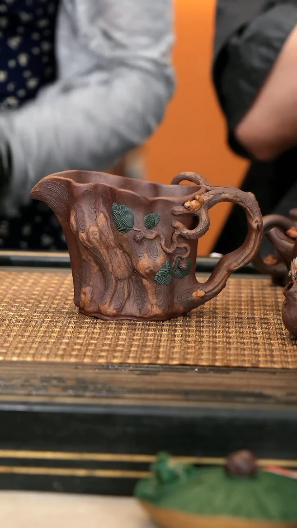 茶壶紫砂XS34《松桩公道》紫玉金砂