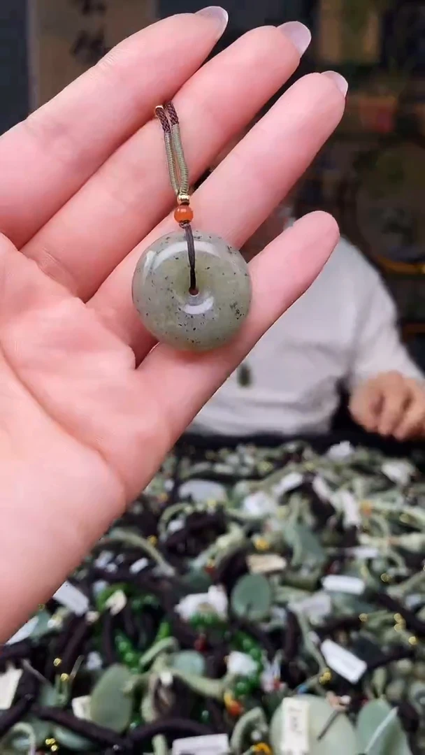 颈饰未镶嵌和田玉多样性发货，拍一发一