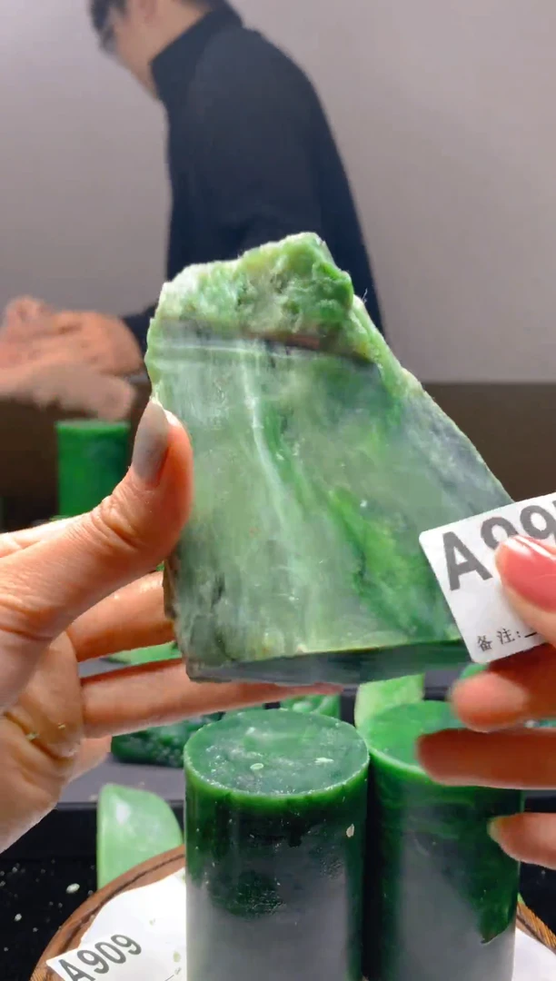 未镶嵌和田玉珠宝半成品1