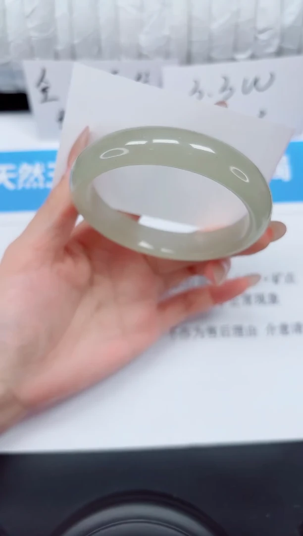 未镶嵌手镯石英质玉151-60