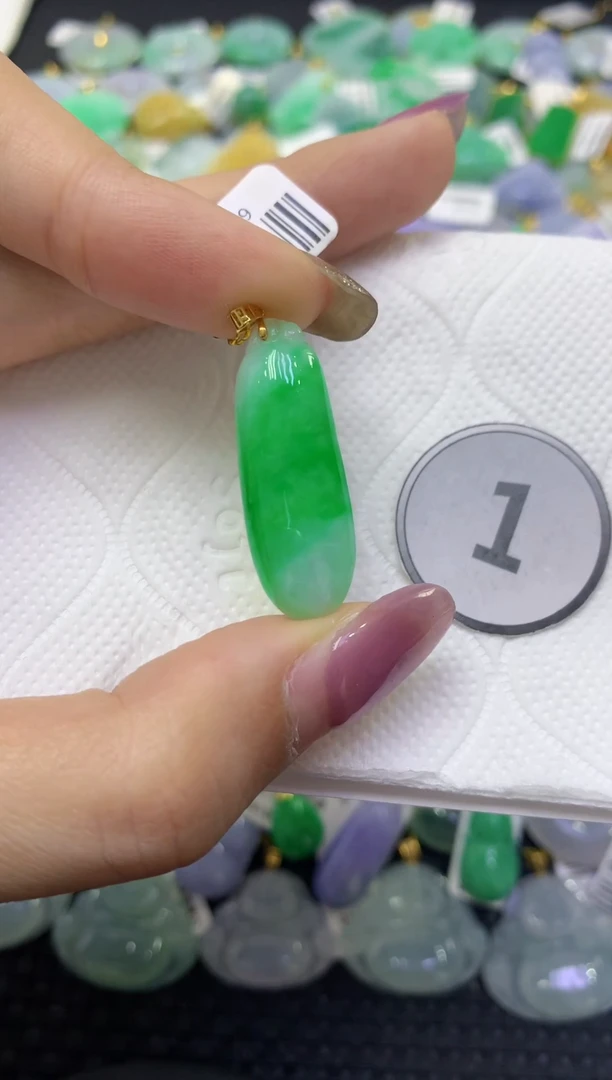 颈饰18K金镶嵌翡翠天然缅甸翡翠A货
