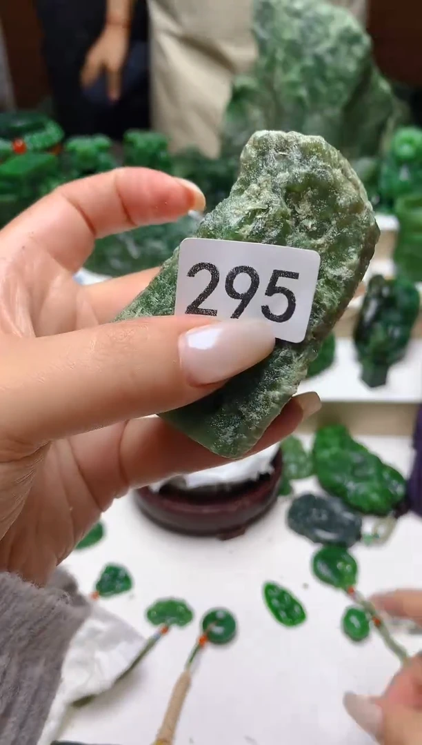 未镶嵌和田玉（碧玉）珠宝半成品1