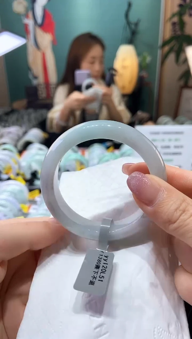 翡翠手镯未镶嵌51.1圈口t