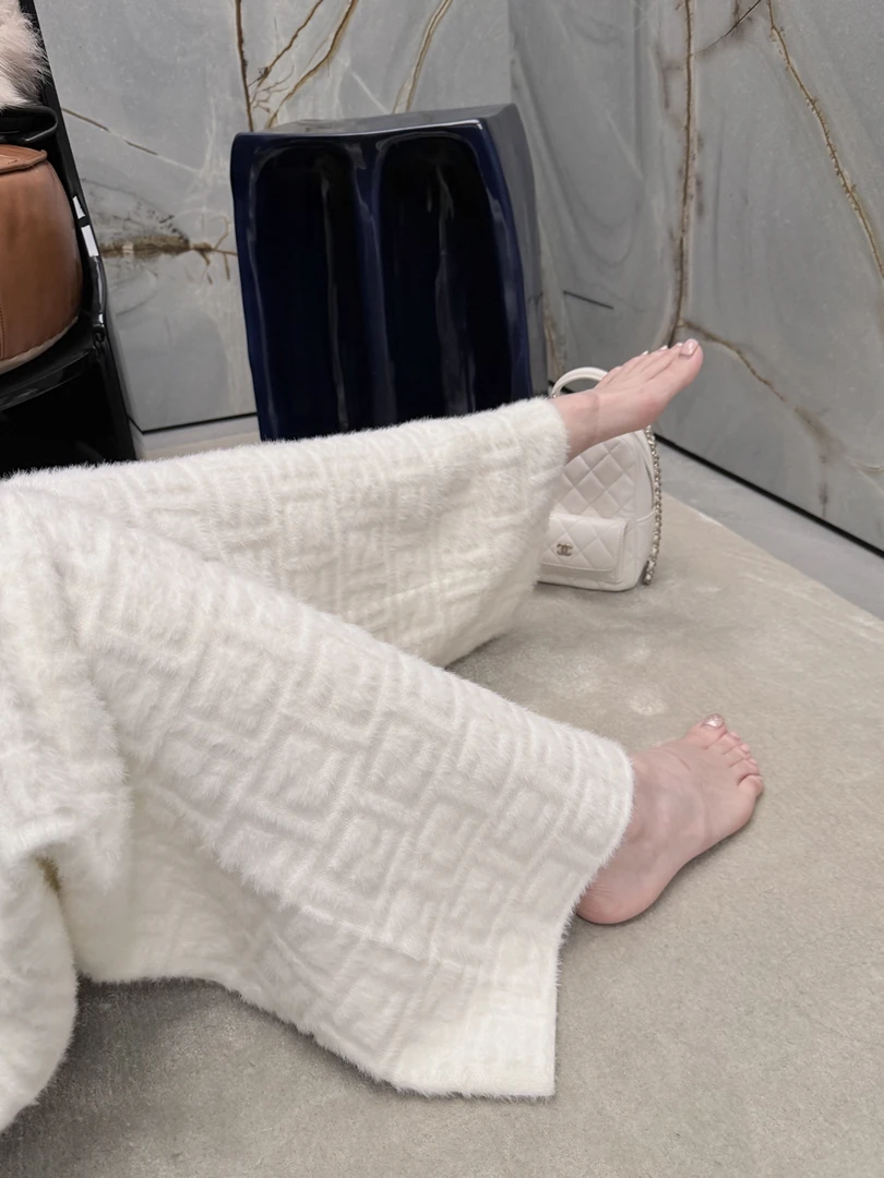 Hello17 【老寒腿救星】厚款柔软冬季直筒阔腿休闲裤