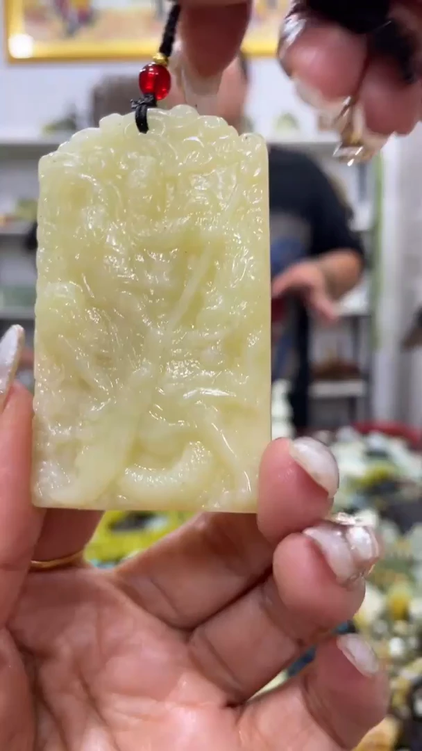 蛇纹石玉未镶嵌吊坠