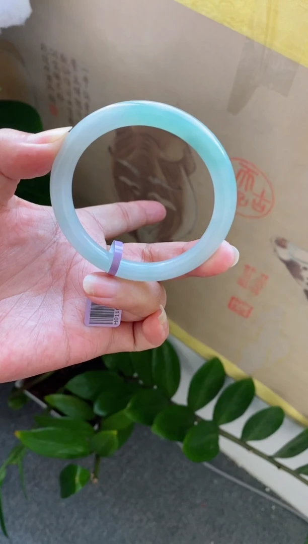 【闪购商品】翡翠手镯未镶嵌（高货）冰透胶甜晴绿圆条7号