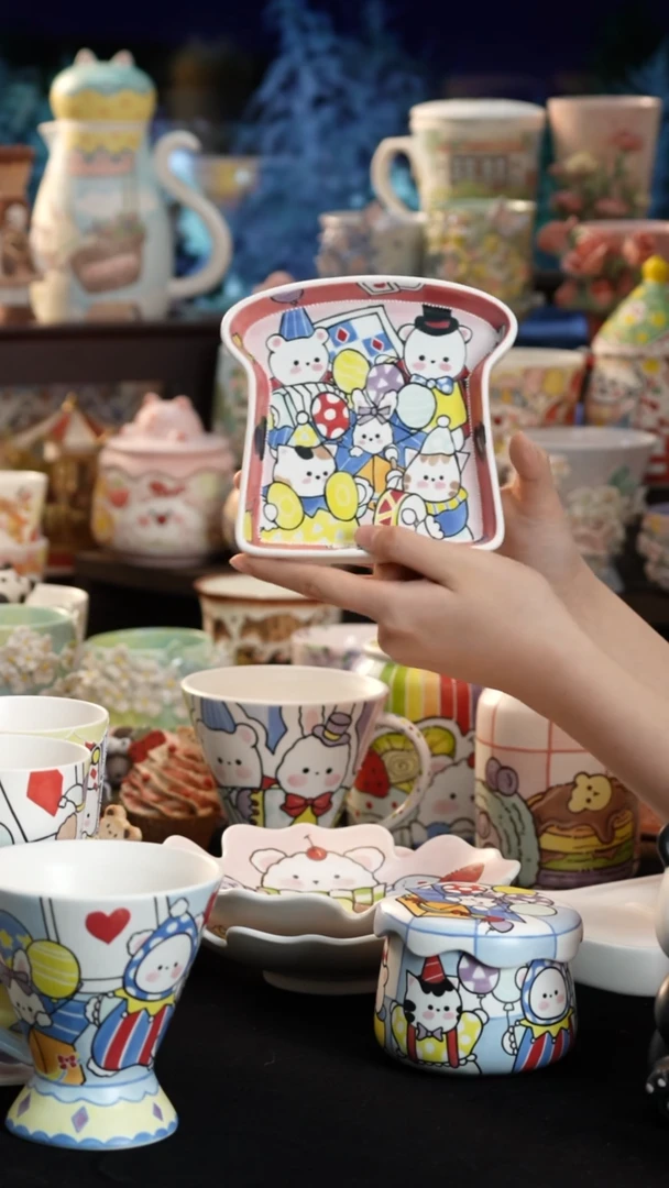 摆件陶景德镇釉下彩手绘设计师款陶瓷