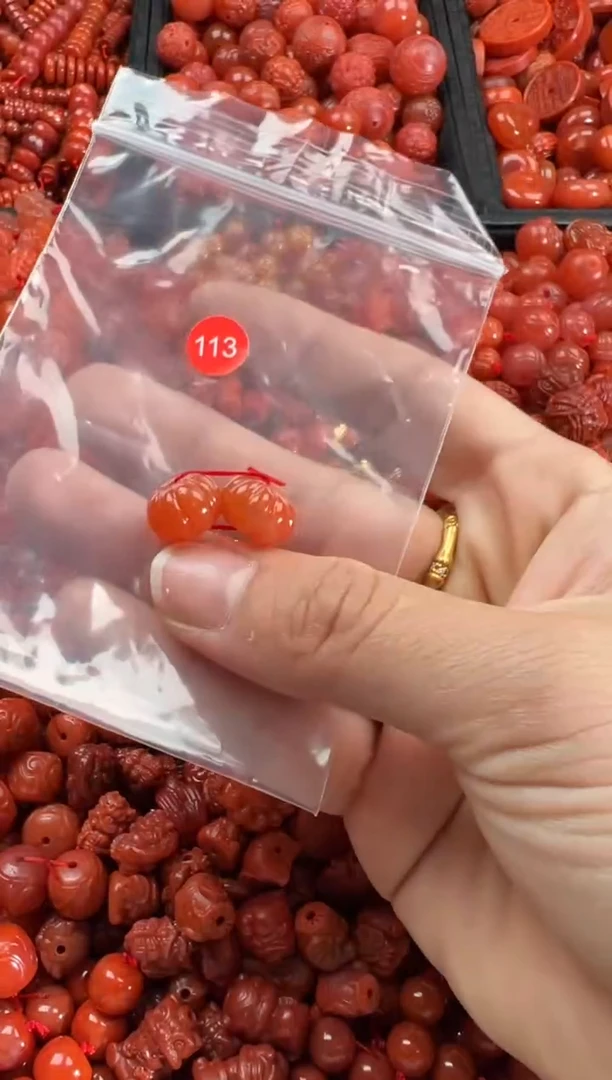 【闪购商品】南红玛瑙颈饰未镶嵌1