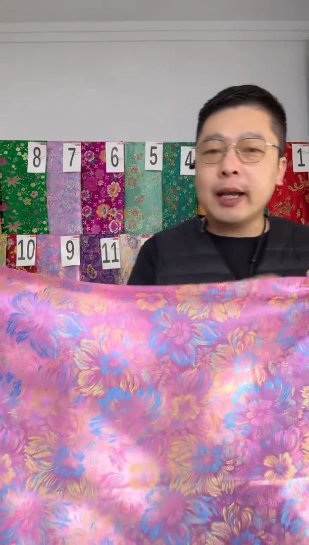 混纺满18元包邮 幅宽120.60    长