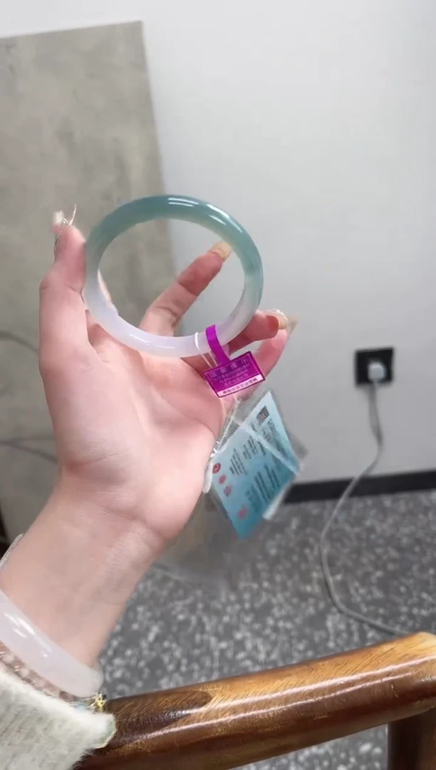 【闪购商品】玛瑙/玉髓手镯未镶嵌62圈 需要包容