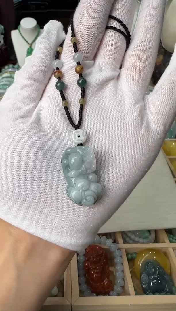 颈饰未镶嵌翡翠吊坠