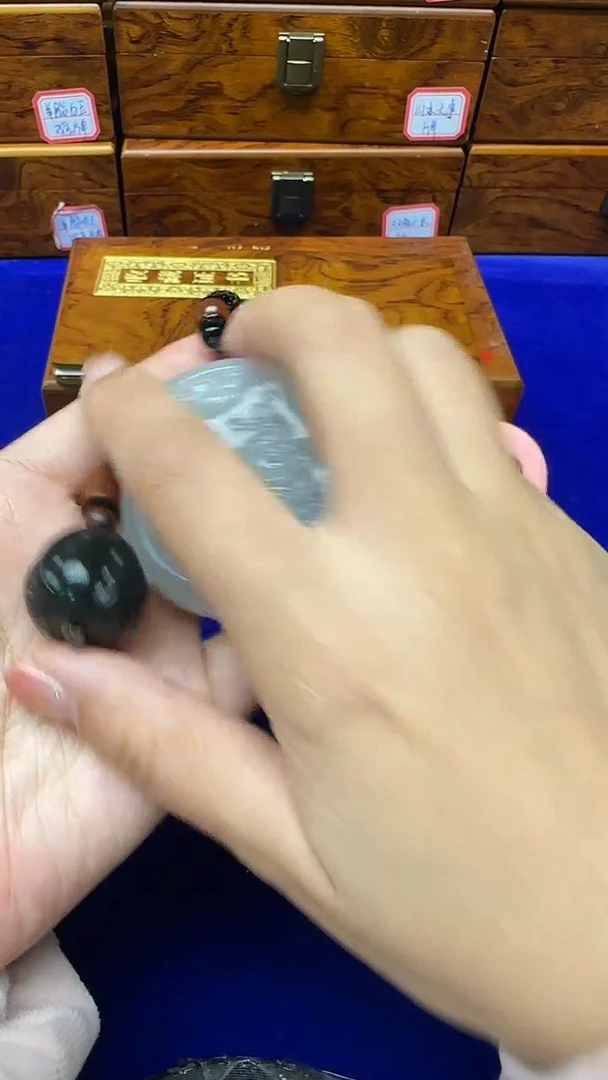 未镶嵌和田玉挂件来**行1