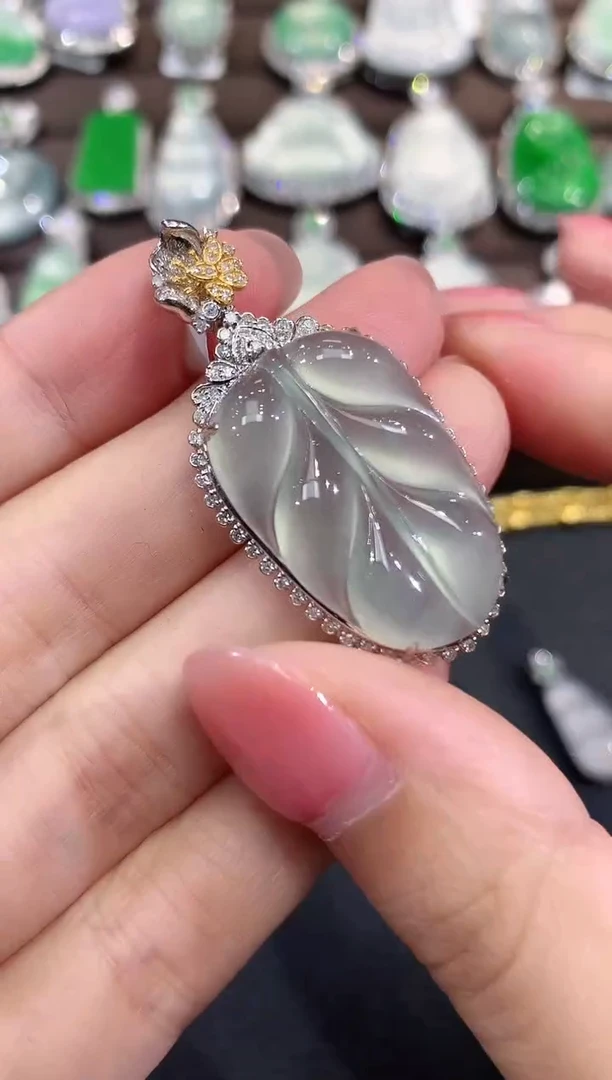 吊坠(不含链)18K金镶嵌翡翠C7 多样性发货一件