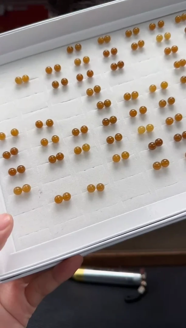 【闪购商品】和田玉.银S925镶嵌且末糖耳钉